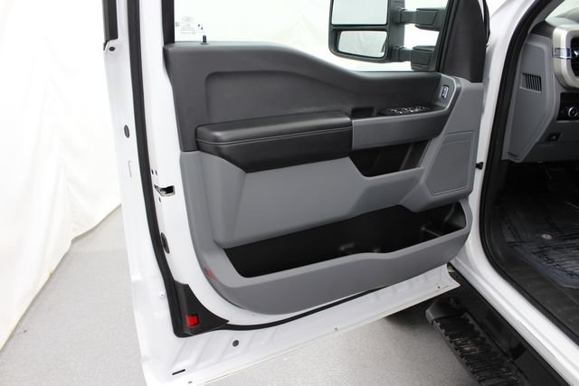 Used 2024 Ford F250 XLT w/ Snow Plow Prep Package AWD/4WD image 19