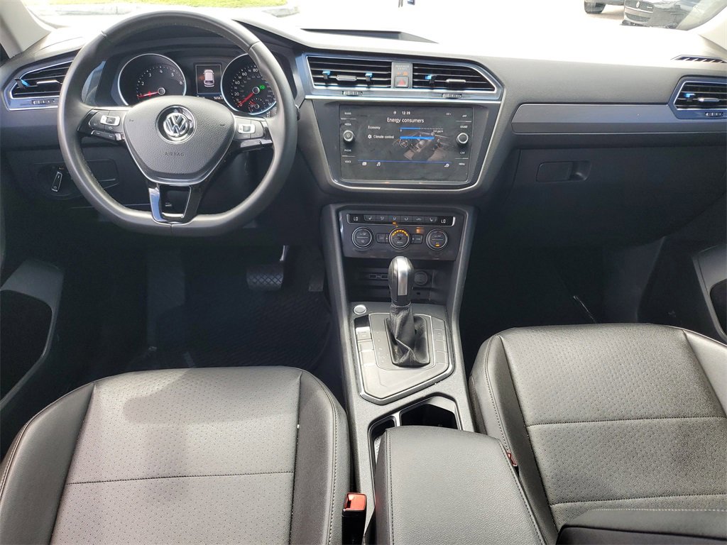 Used 2020 Volkswagen Tiguan SE image 12