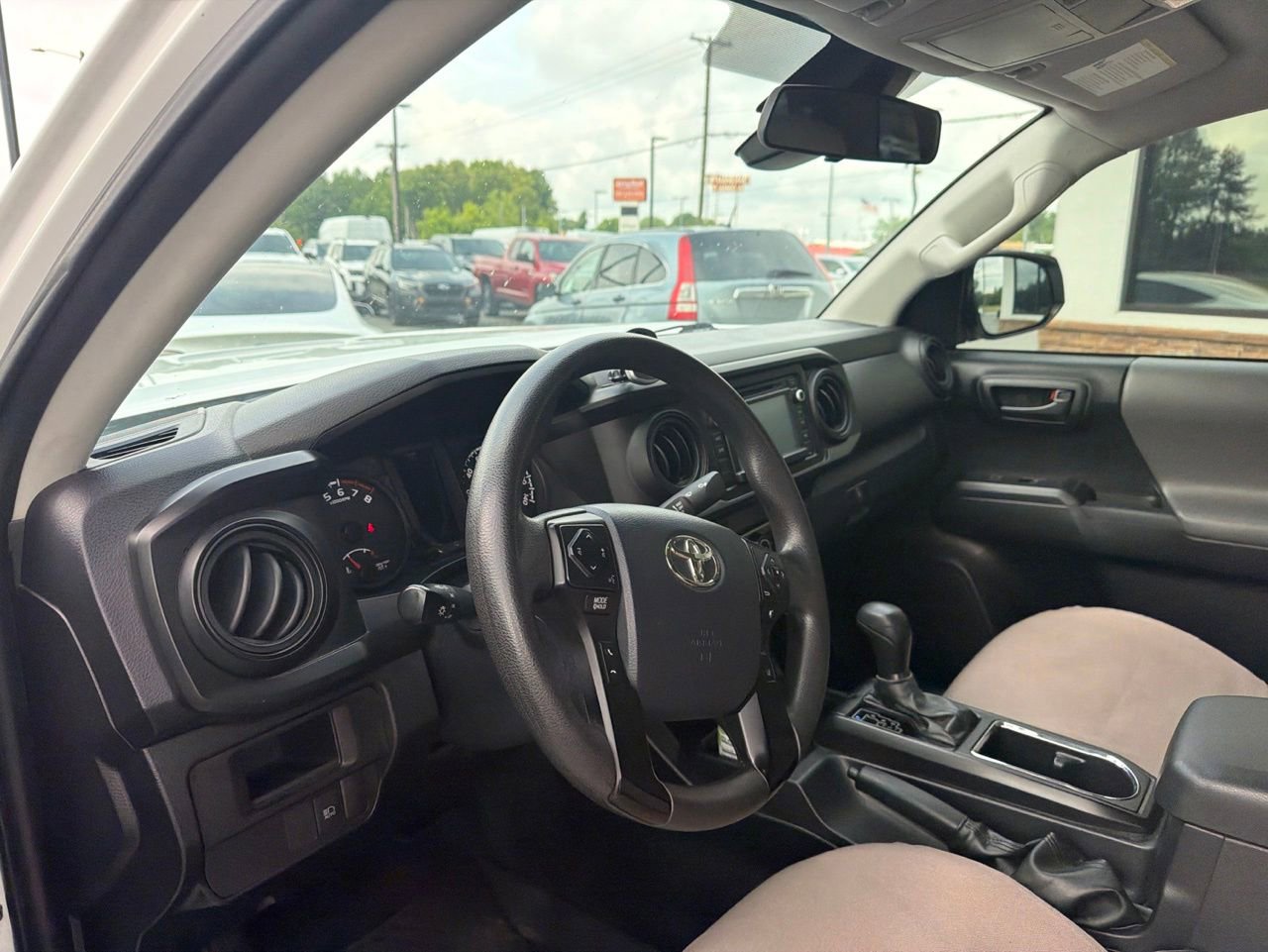 Used 2019 Toyota Tacoma SR w/ SX Package AWD/4WD image 4