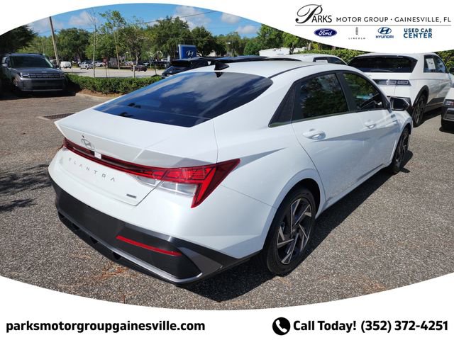 New 2025 Hyundai Elantra Limited FWD image 3