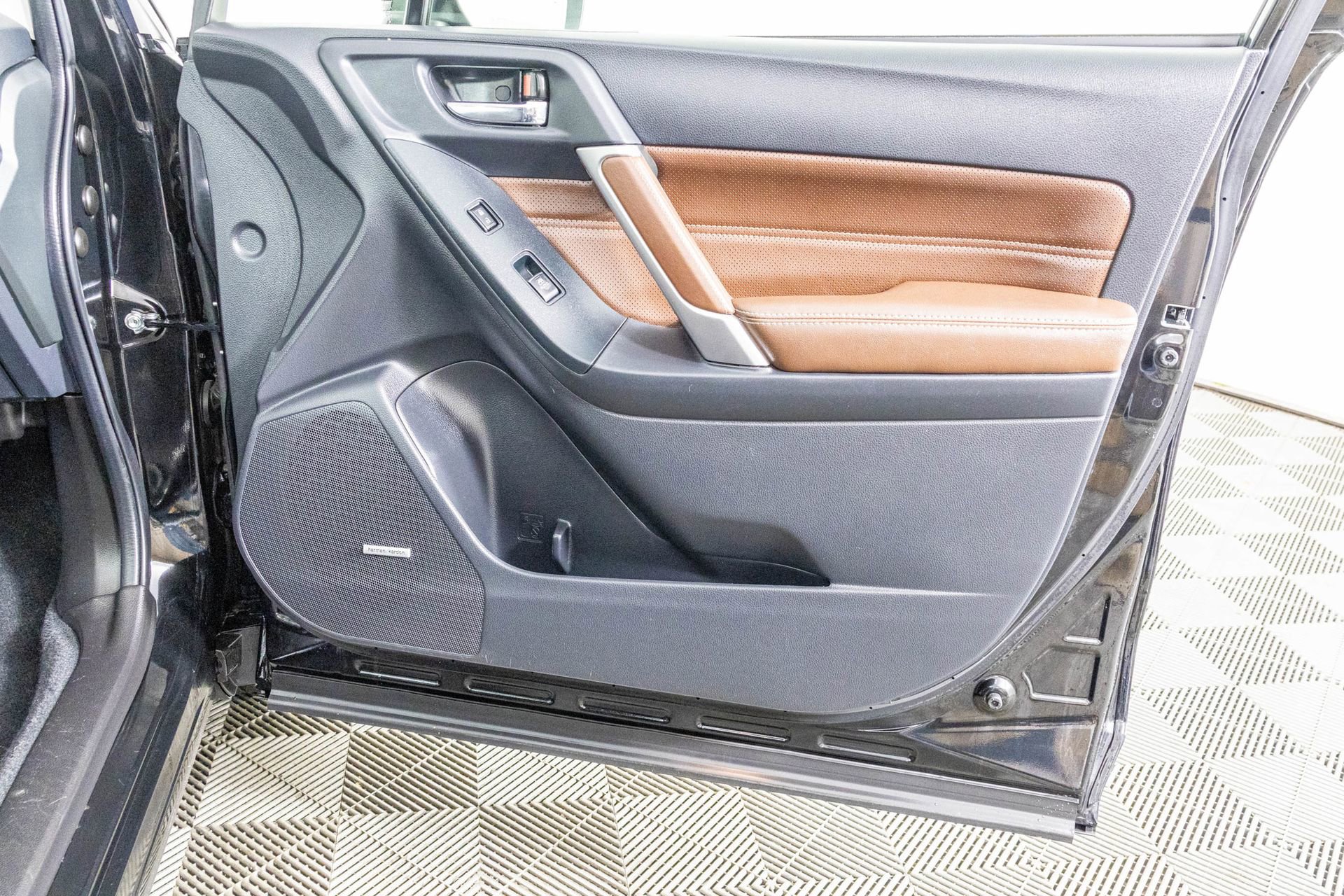 Used 2017 Subaru Forester 2.0XT Touring w/ Popular Package #2 image 48