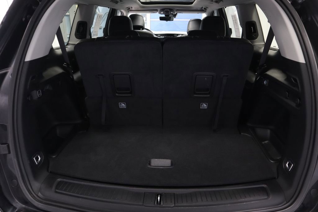 Used 2023 Jeep Grand Cherokee L Limited w/ Luxury Tech Group II image 17