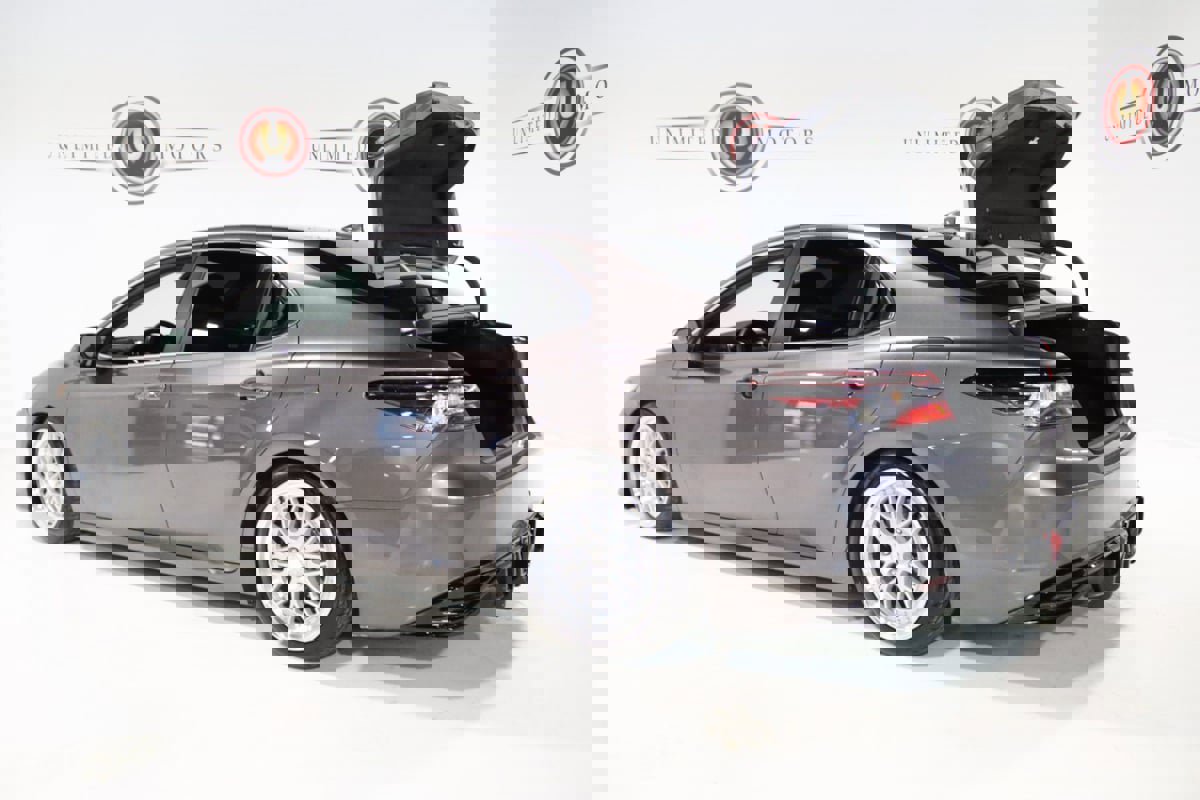 Used 2023 Toyota Camry LE image 28