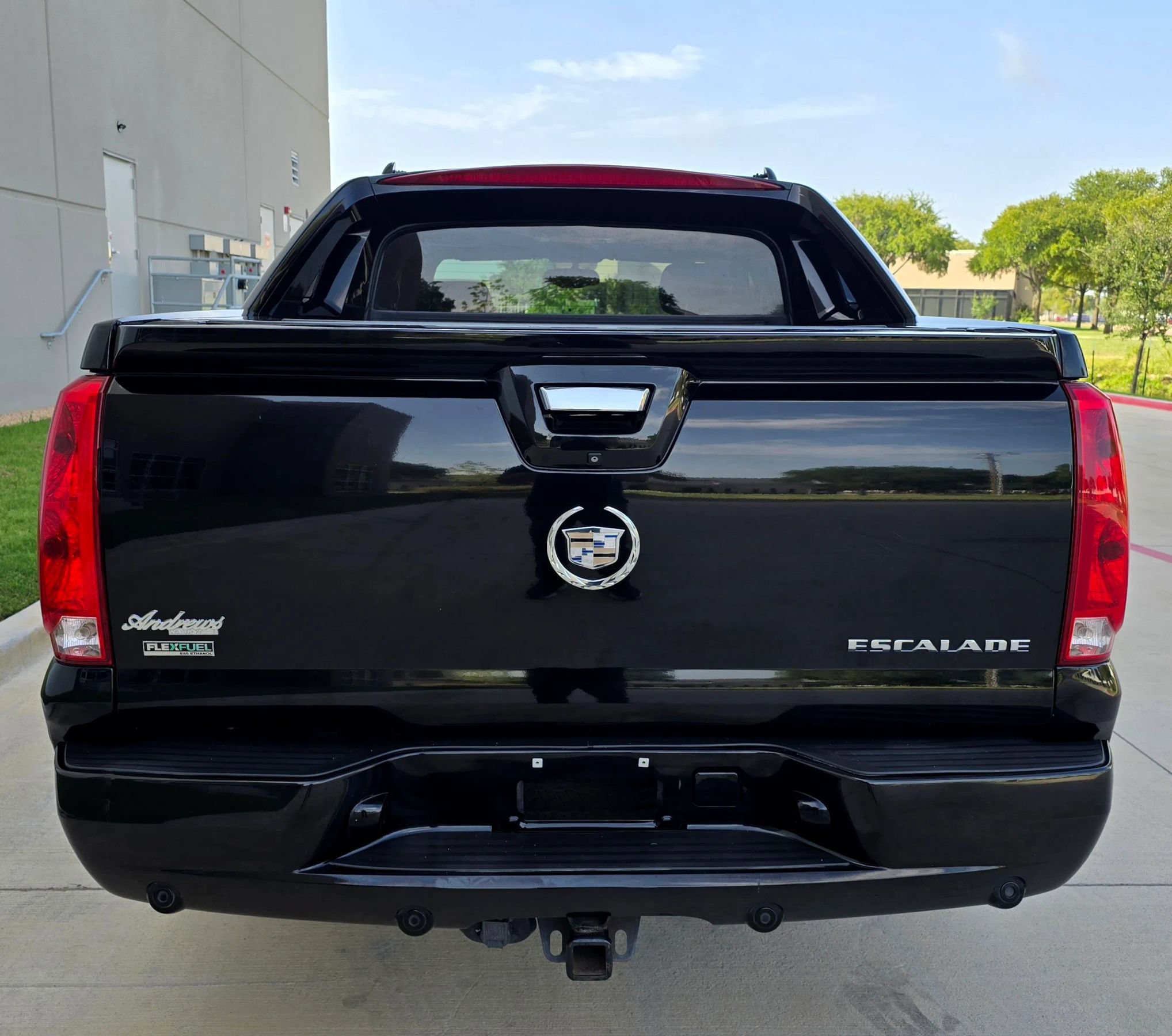 Used 2010 Cadillac Escalade EXT Luxury AWD/4WD image 10