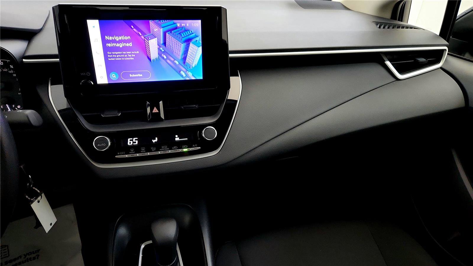 Used 2023 Toyota Corolla LE FWD image 29