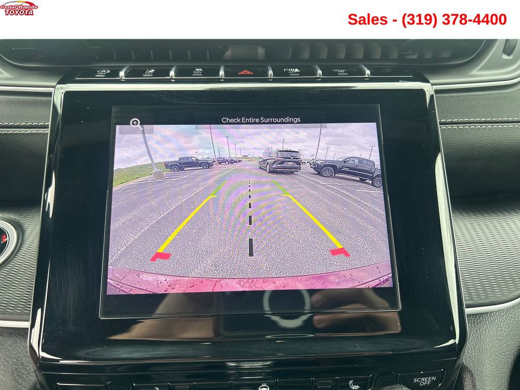 Used 2025 Jeep Grand Cherokee Altitude image 17