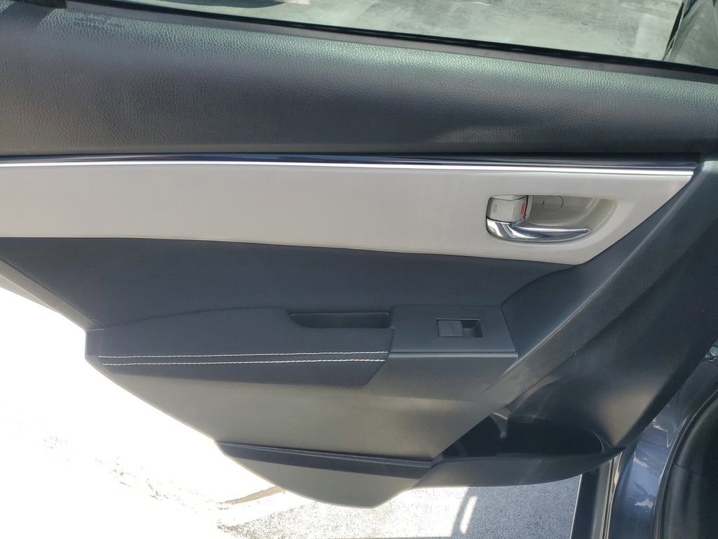 Used 2017 Toyota Corolla LE FWD image 12