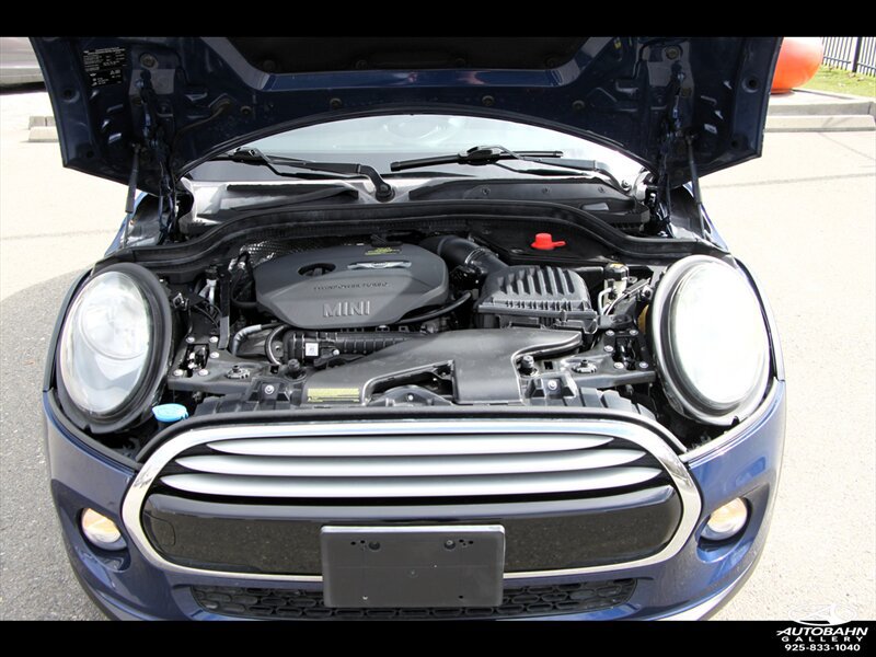 Used 2015 MINI Cooper 4-Door Hardtop w/ Premium Package FWD image 36