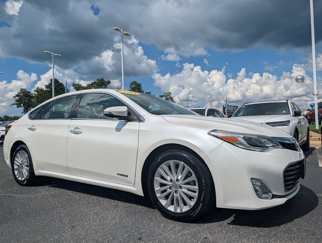 Used 2014 Toyota Avalon Limited w/ Technology Package FWD image 2