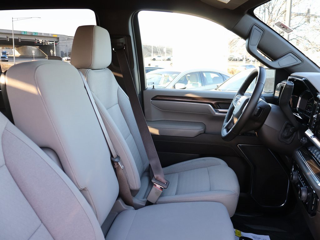 Used 2023 Chevrolet Silverado 1500 LT w/ Z71 Off-Road Package image 8