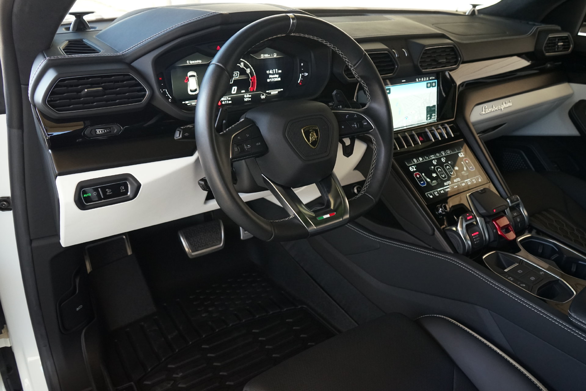 Used 2023 Lamborghini Urus S AWD/4WD image 7
