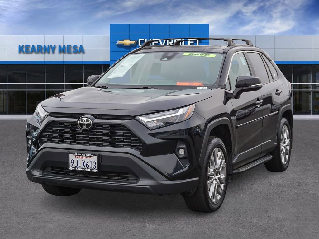 Used 2023 Toyota RAV4 XLE Premium FWD image 3