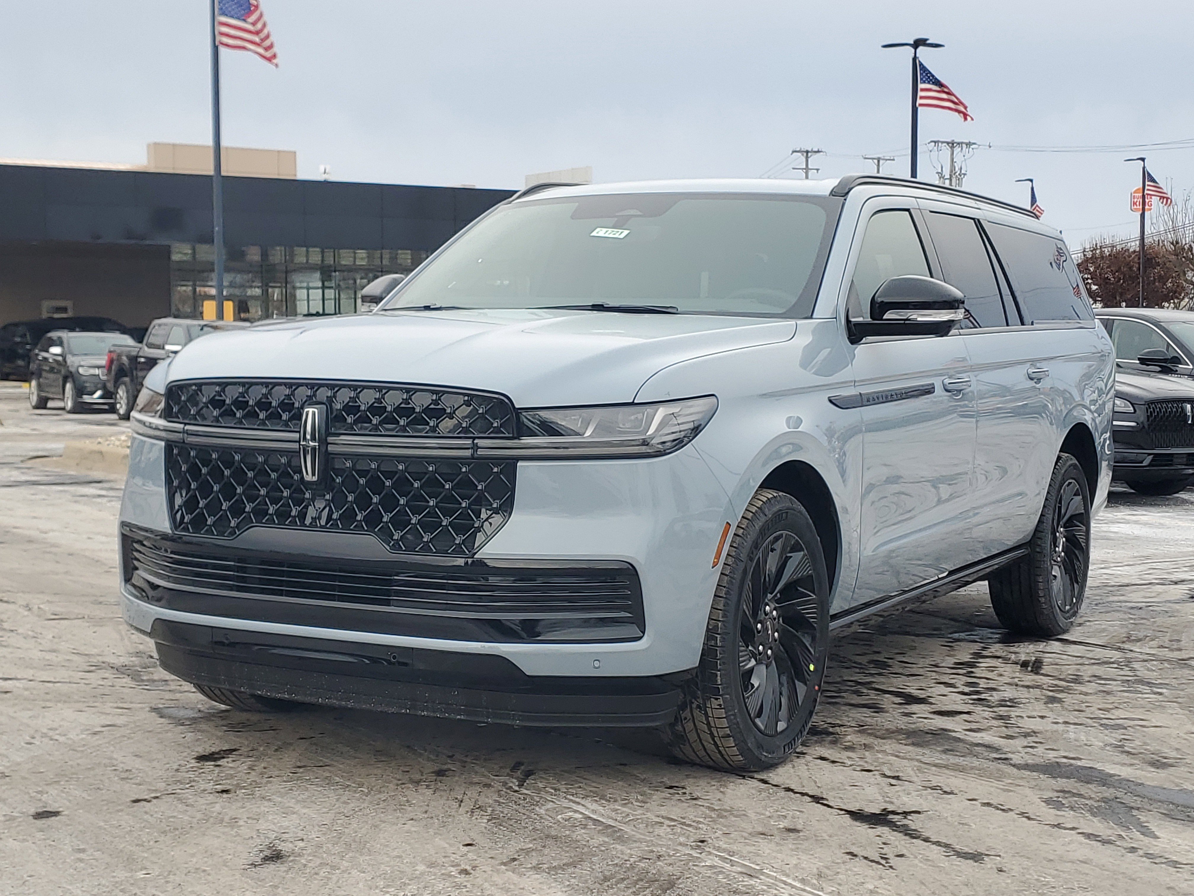 New 2025 Lincoln Navigator L Reserve w/ Jet Appearance Package image 2