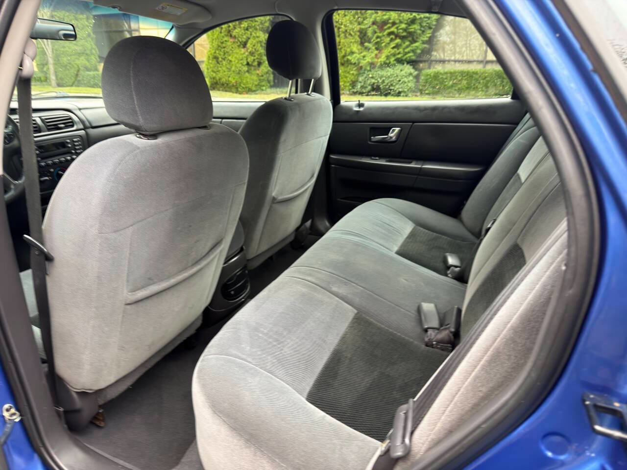 Used 2003 Ford Taurus SE image 21