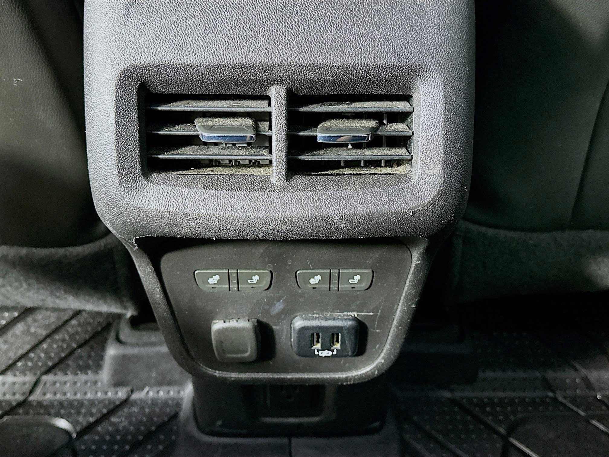 Used 2018 Chevrolet Equinox Premier FWD image 28