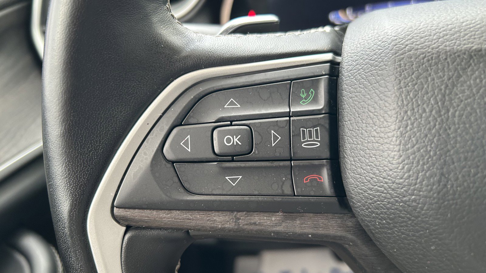 Used 2022 Jeep Grand Cherokee L Limited image 23