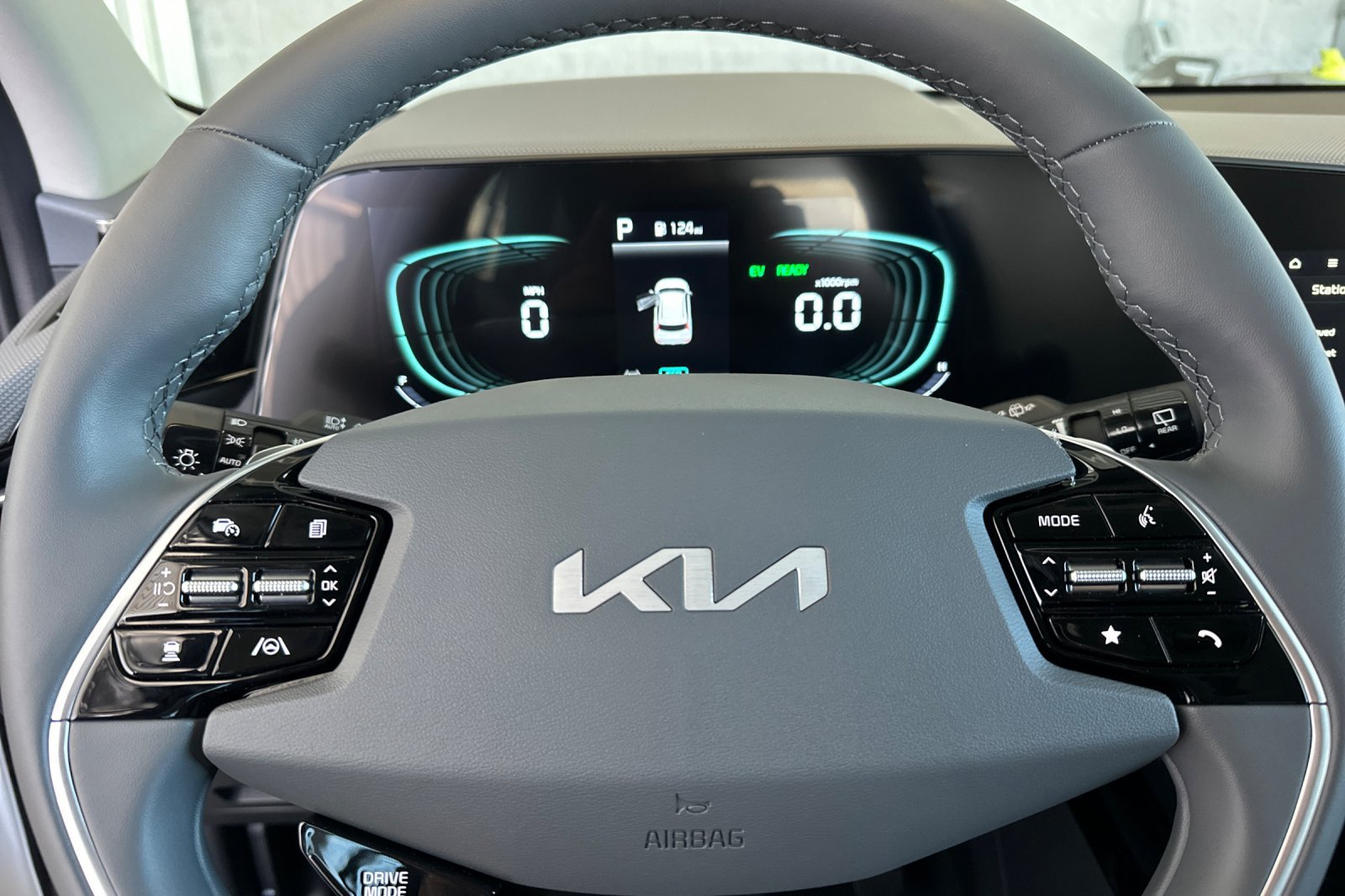 New 2026 Kia Niro FWD image 24