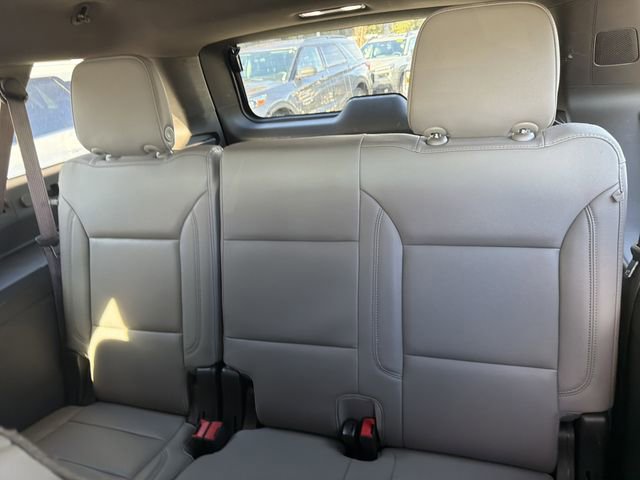 Used 2024 Chevrolet Suburban LT image 11