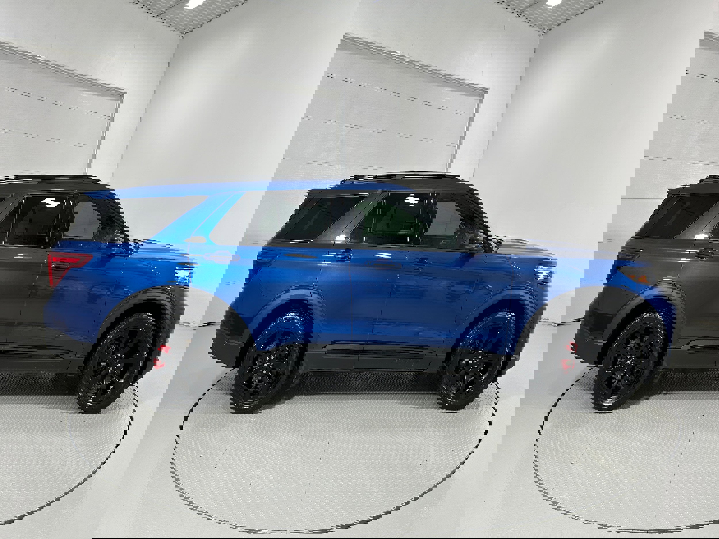 Used 2020 Ford Explorer ST w/ ST Street Pack image 41