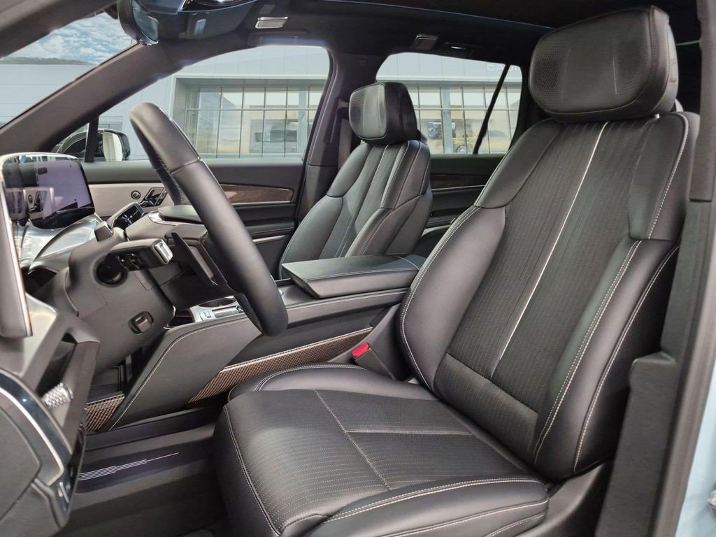 Certified 2026 Cadillac Vistiq Sport AWD/4WD image 9
