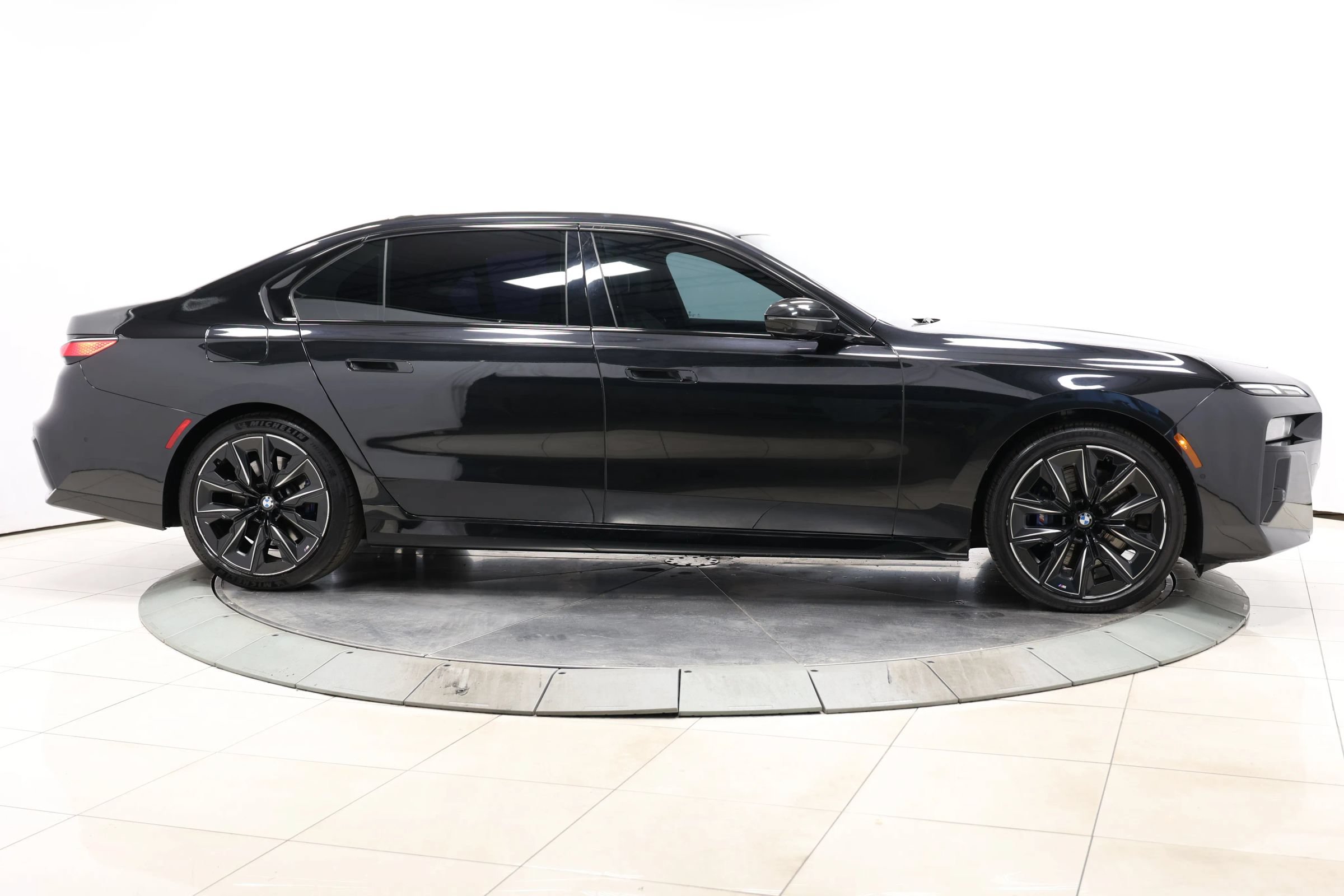 Used 2023 BMW 740i RWD image 79