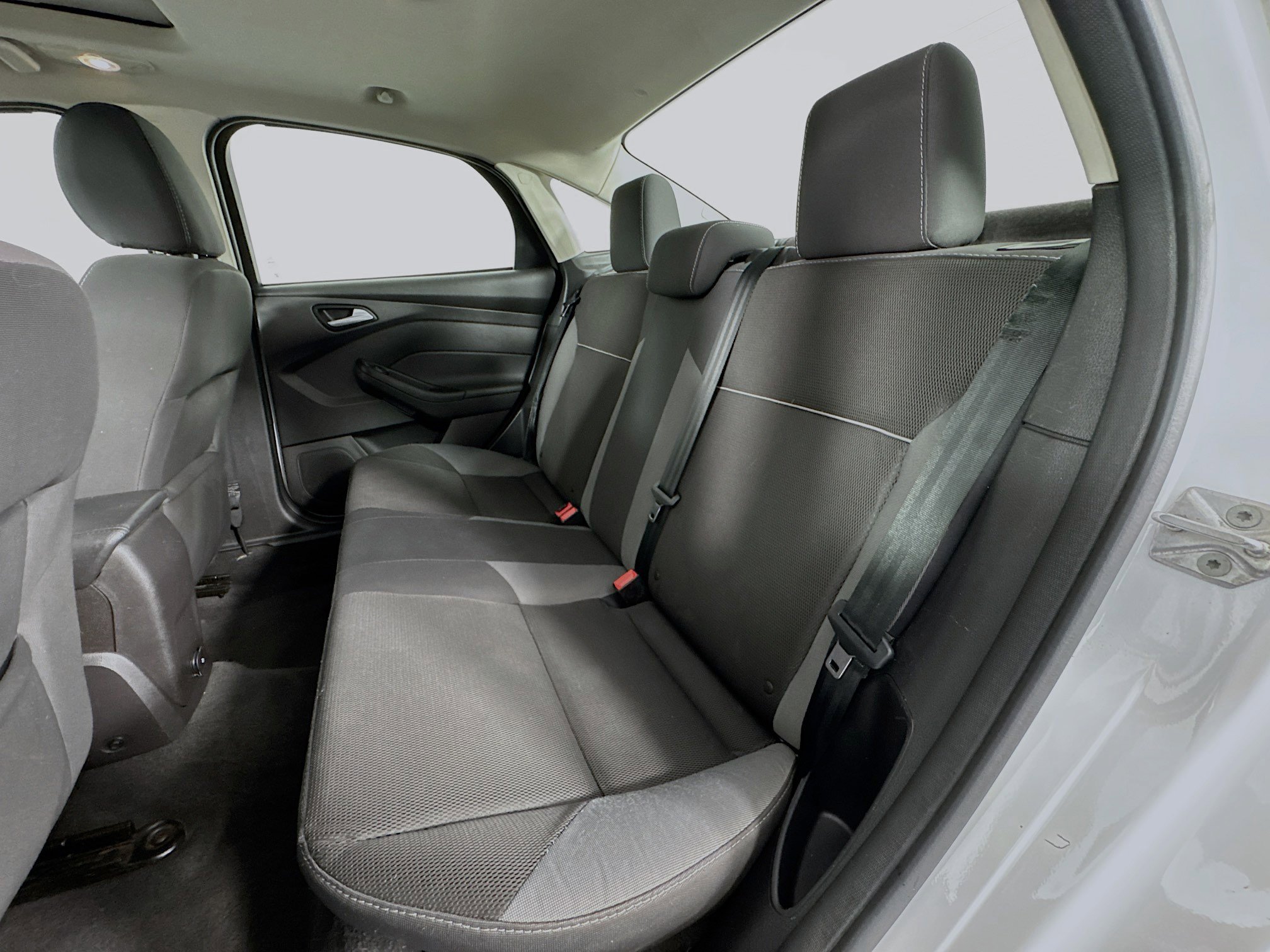 Used 2014 Ford Focus SE FWD image 22