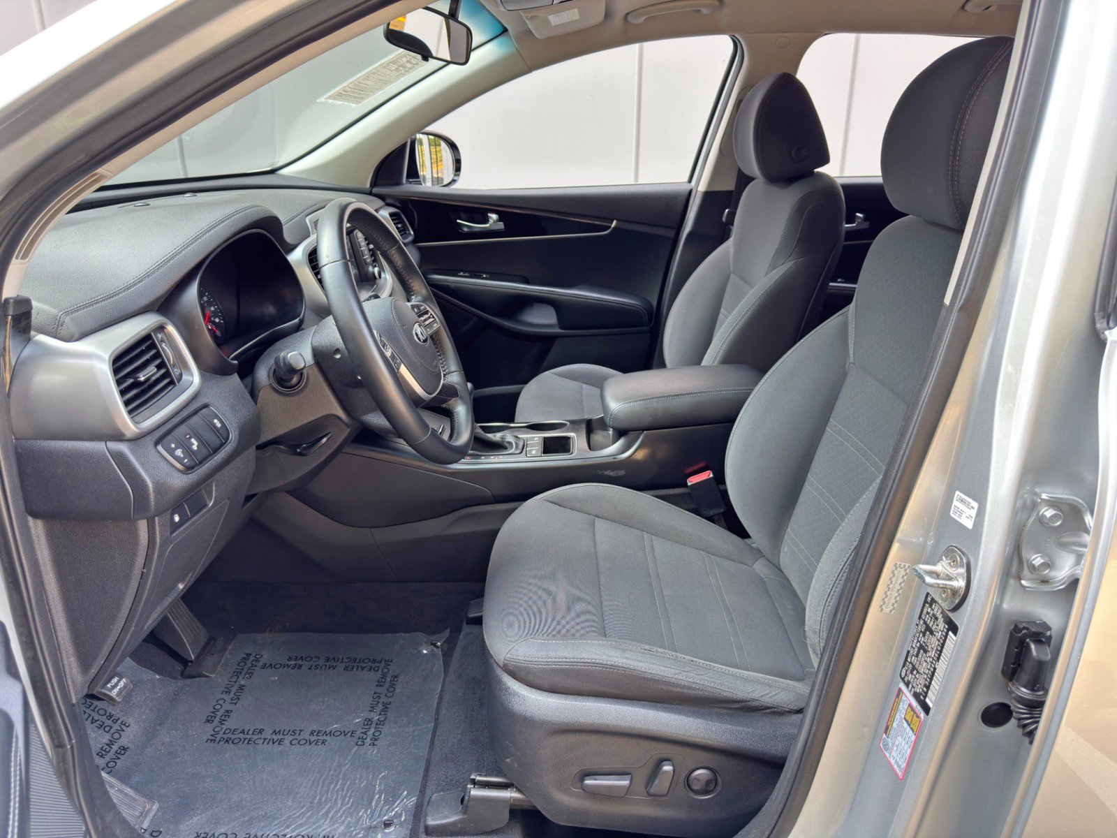 Used 2020 Kia Sorento S FWD image 15