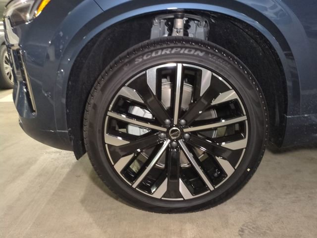 New 2026 Volvo XC90 B6 Plus w/ Protection Package Premier image 10
