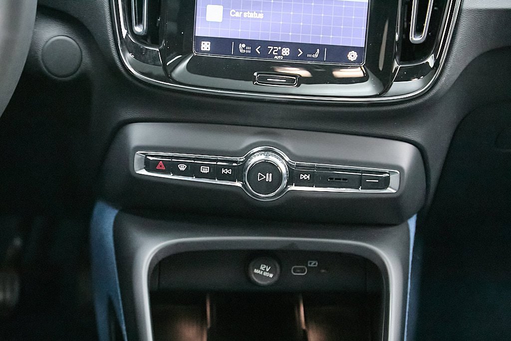 Certified 2023 Volvo XC40 Recharge Ultimate image 30
