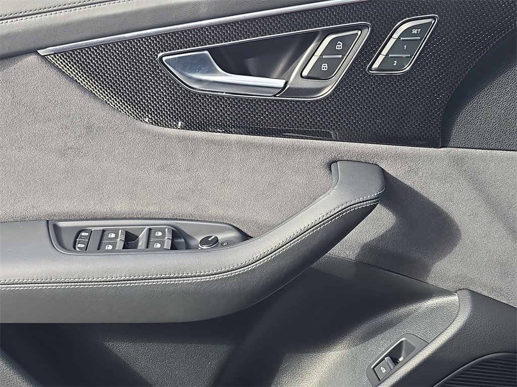 Used 2023 Audi SQ8 Prestige image 31