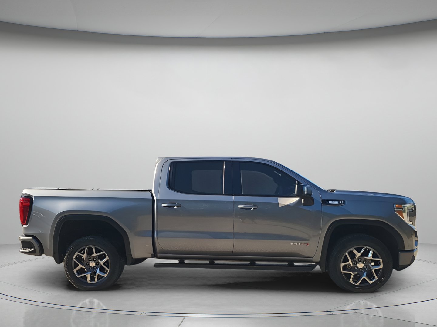 Used 2021 GMC Sierra 1500 AT4 w/ Technology Package image 4