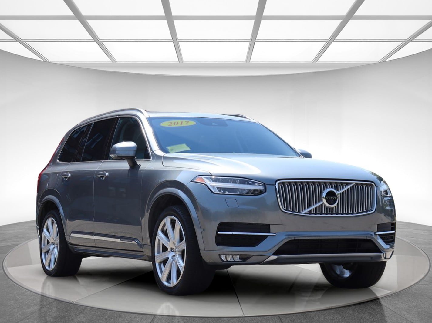 Used 2017 Volvo XC90 T6 Inscription w/ Vision Package AWD/4WD image 3