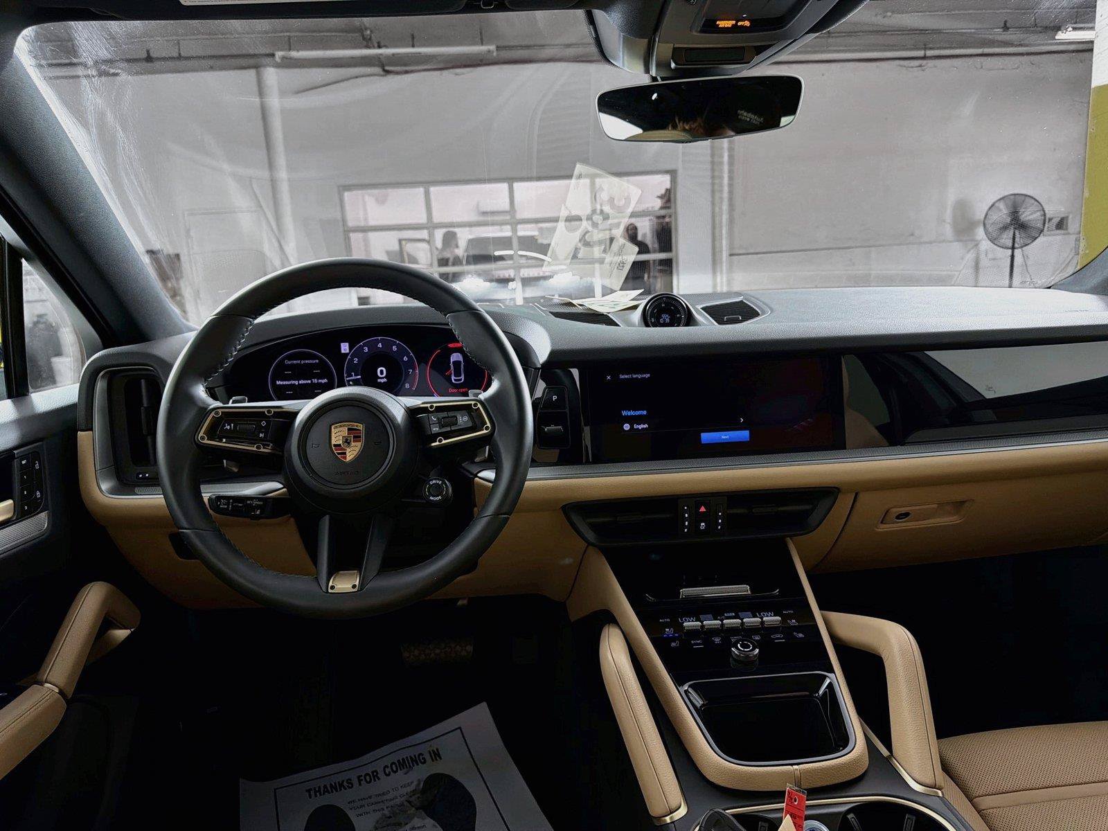 Certified 2025 Porsche Cayenne Coupe AWD/4WD image 18