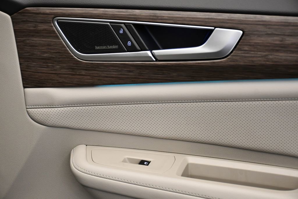 Used 2024 Volkswagen Atlas SEL Premium R-Line image 47