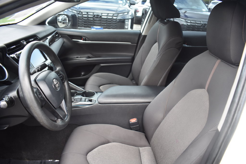 Used 2020 Toyota Camry LE FWD image 15