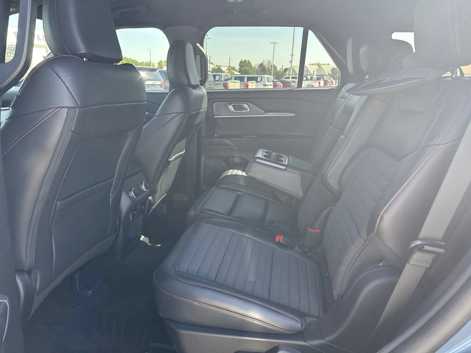 Used 2025 Ford Explorer ST-Line w/ Premium Package AWD/4WD image 9