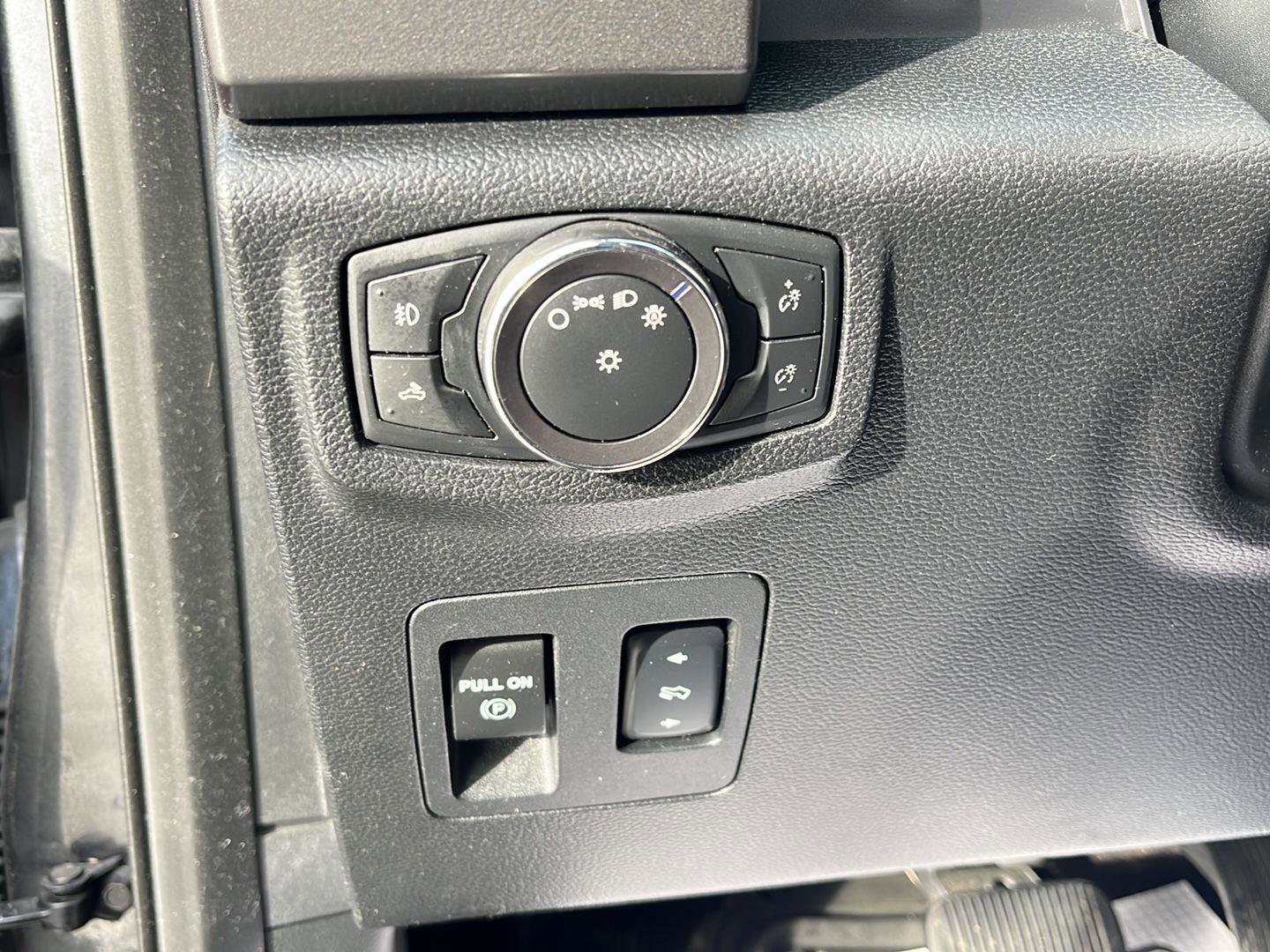 Used 2016 Ford F150 XLT w/ Equipment Group 302A Luxury image 12