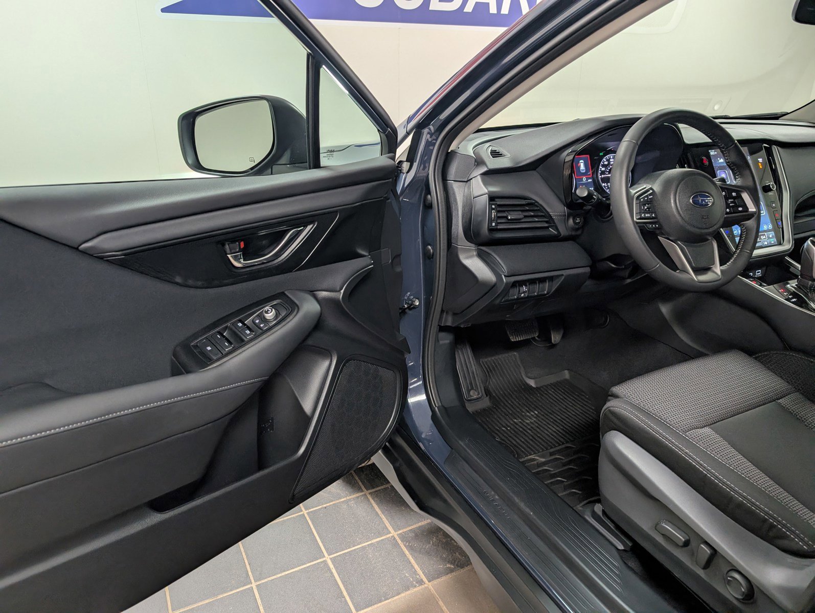 Used 2025 Subaru Outback Premium image 25