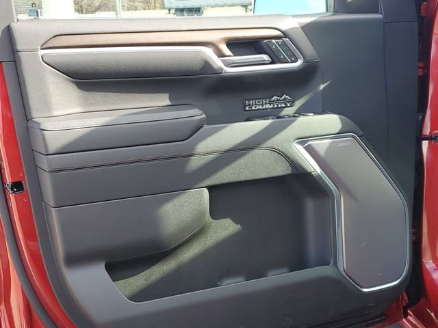 Used 2025 Chevrolet Silverado 1500 High Country AWD/4WD image 21