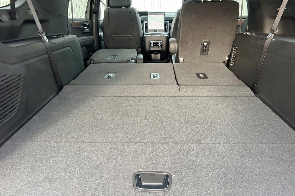 New 2026 GMC Yukon XL Denali w/ Sun & Power Step Package image 13
