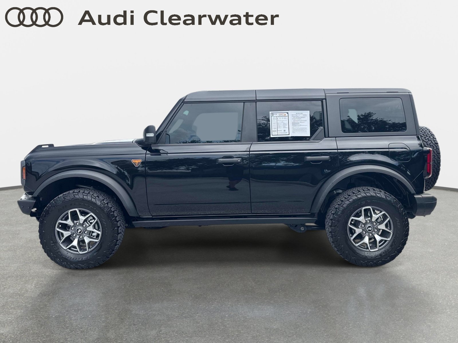 Used 2024 Ford Bronco Badlands AWD/4WD image 2