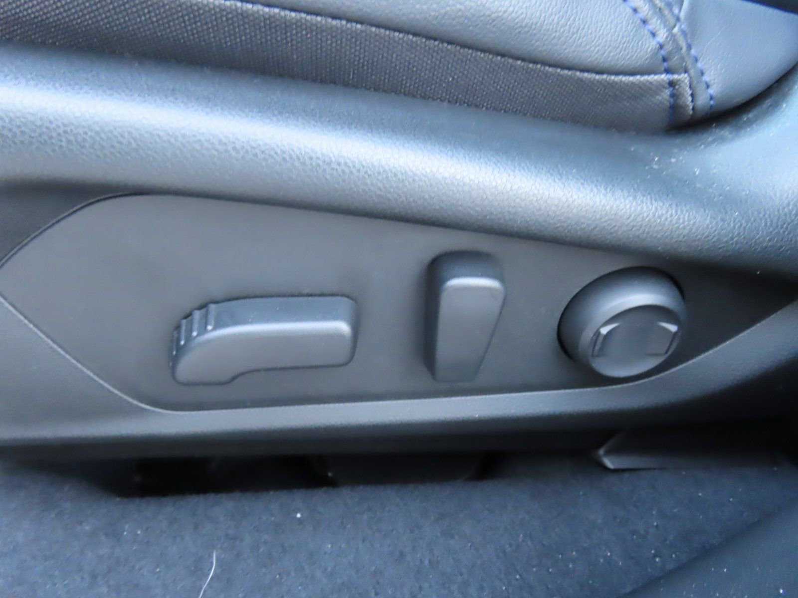 Used 2025 Subaru Forester Limited w/ Popular Package image 29