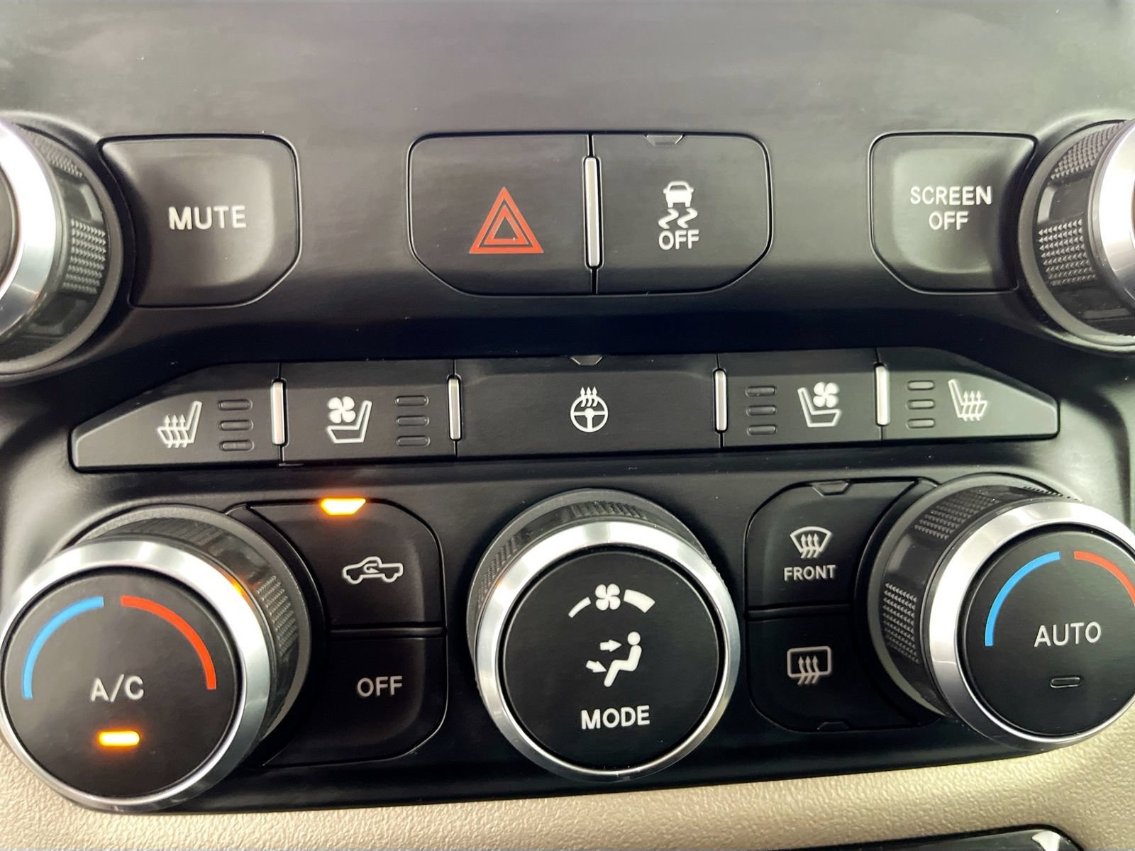 Used 2022 RAM 3500 Laramie AWD/4WD image 22