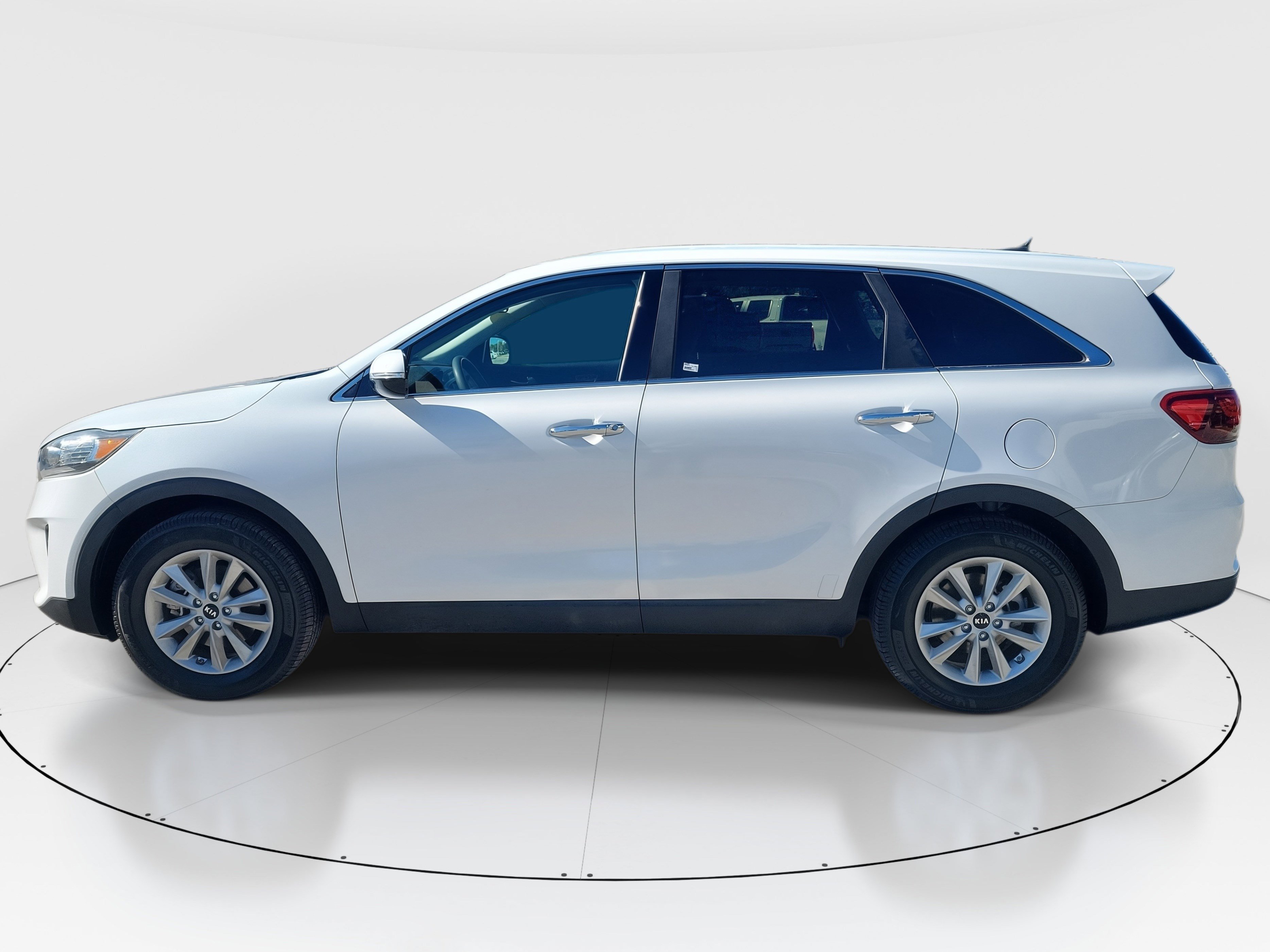 Used 2019 Kia Sorento LX image 6
