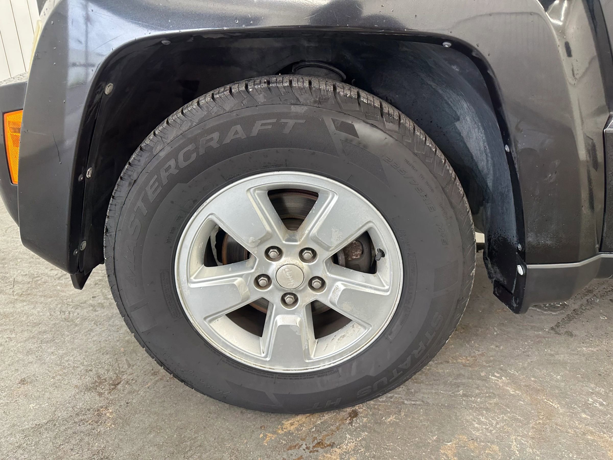 Used 2011 Jeep Liberty Sport image 10