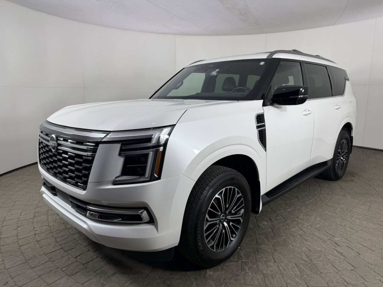 Used 2026 Nissan Armada SL w/ Captain's Chari Seat Package AWD/4WD image 3