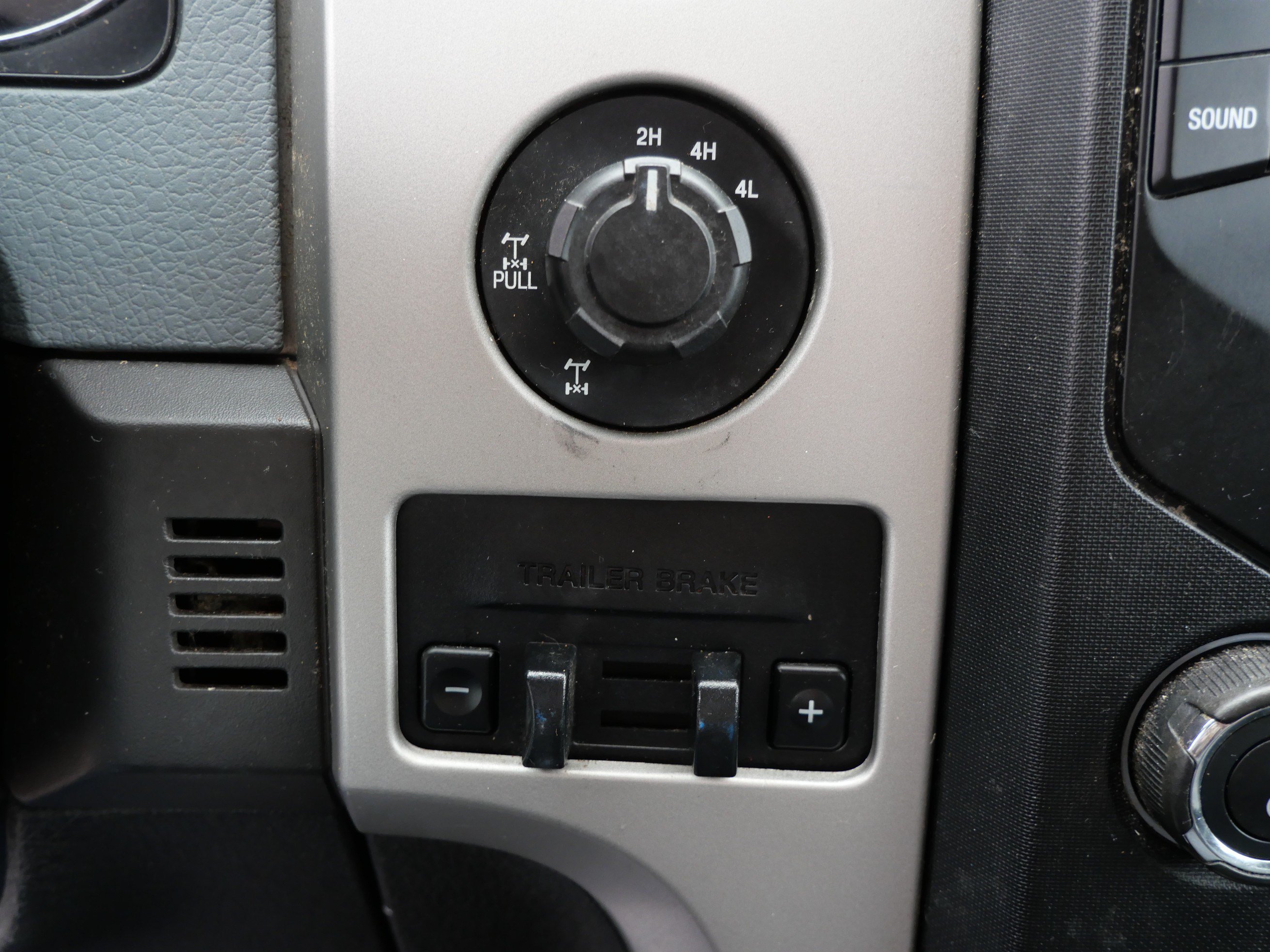 Used 2014 Ford F150 XLT w/ Equipment Group 302A Luxury AWD/4WD image 30