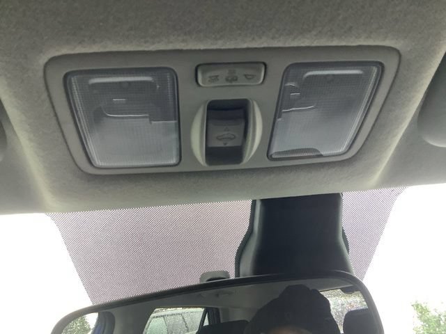 Certified 2025 Hyundai Venue SEL FWD image 27