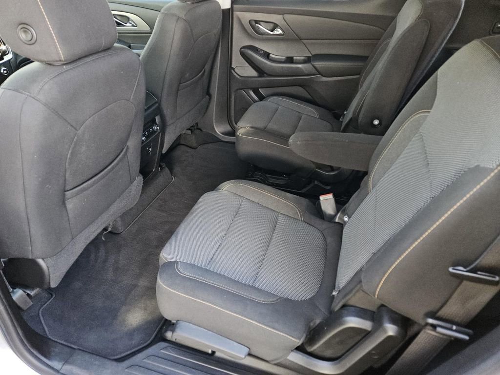 Used 2018 Chevrolet Traverse LT image 13