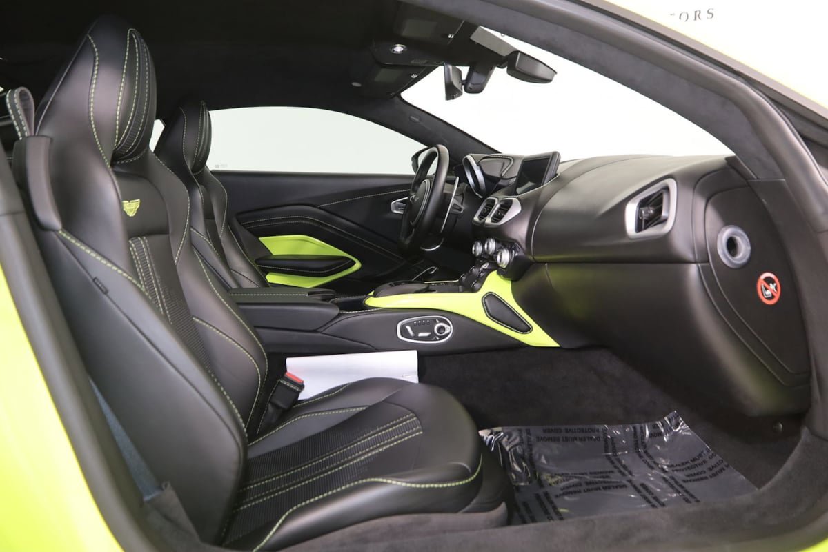 Used 2019 Aston Martin V8 Vantage Coupe RWD image 13